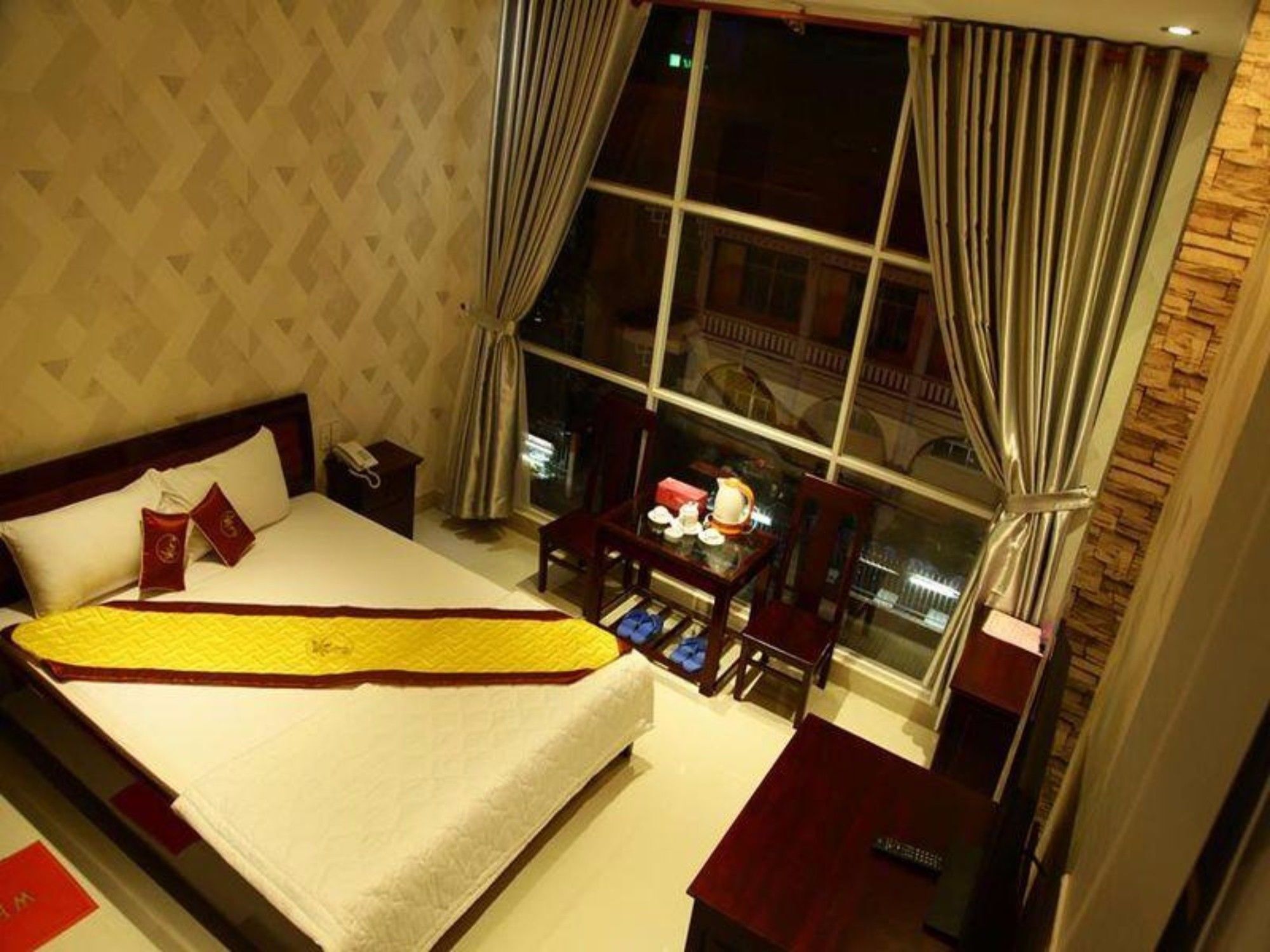 Minh Kieu Hotel My Tho Exterior photo